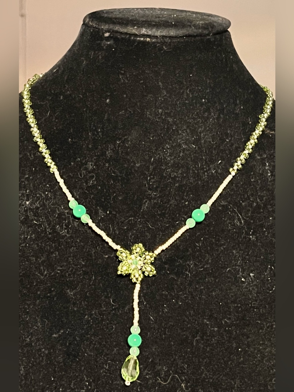 Delicate Green Beaded Floral Lariat Necklace